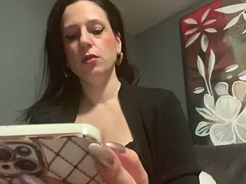 Snapshot of Audrey_hotty chatting on January 18, 12:35 am Audrey hotty online show from January 18, 12:35 am