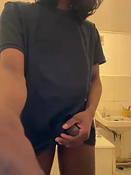 Snapshot of Oorgazmic chatting on February 8, 6:44 pm Oorgazmic online show from February 8, 6:44 pm