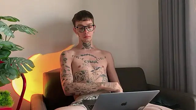 anahori  simon online show from April 5, 11:35 pm