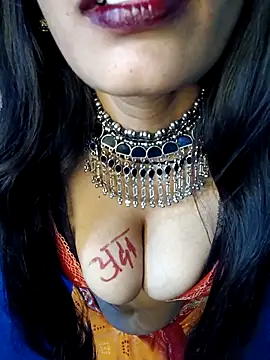 Savita hotmom online show from February 13, 6:15 pm