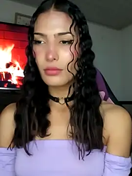 Snapshot of Lanna_hott_ chatting on November 15, 11:54 pm Lanna hott online show from November 15, 11:54 pm