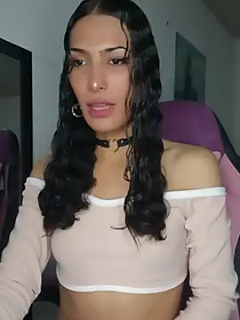 Lanna hott  online show from May 12, 9:23 pm