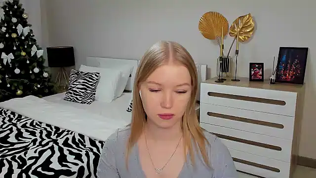 shy  lady online show from December 16, 5:33 pm