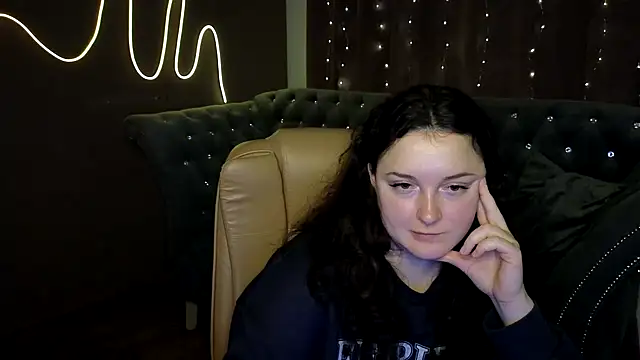 GloriNichols online show from December 17, 12:33 pm