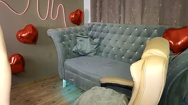 GloriNichols online show from February 10, 7:47 am