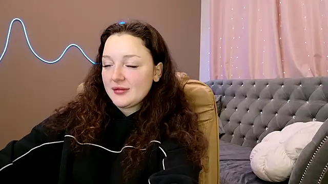 GloriNichols online show from October 18, 5:10 am