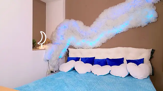 GloriNichols online show from November 16, 6:08 am