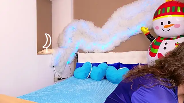 GloriNichols online show from November 29, 6:05 am