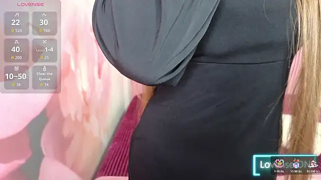 AriaGray online show from November 3, 2:29 pm