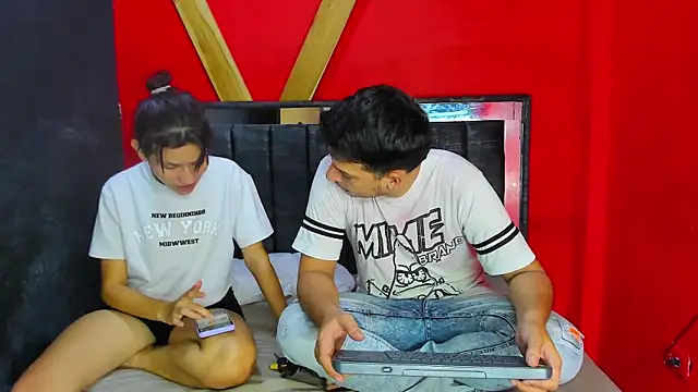 FerneyManti online show from December 4, 1:42 pm