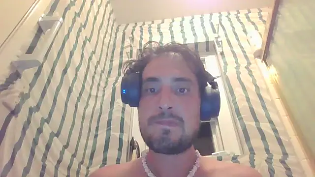 Snapshot of Raulito369 chatting on September 11, 10:48 am Raulito369 online show from September 11, 10:48 am