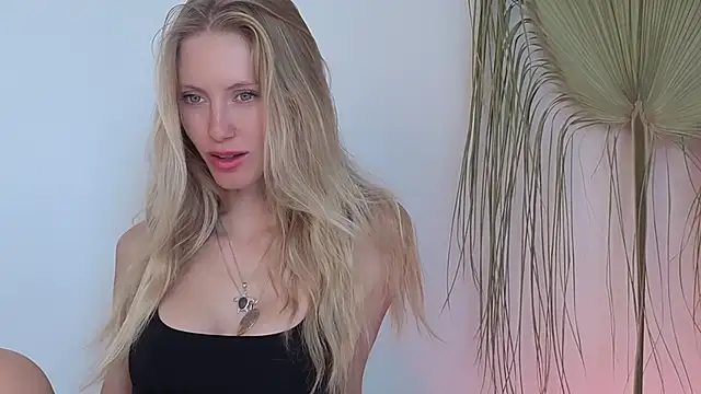 Snapshot of my_lina chatting on November 27, 8:49 am my lina online show from November 27, 8:49 am