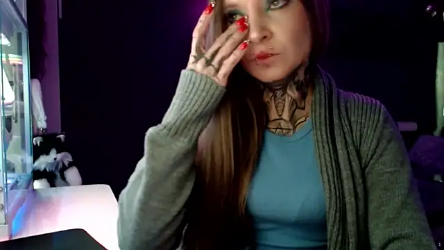 Snapshot of InesGold chatting on February 7, 11:12 am InesGold online show from February 7, 11:12 am