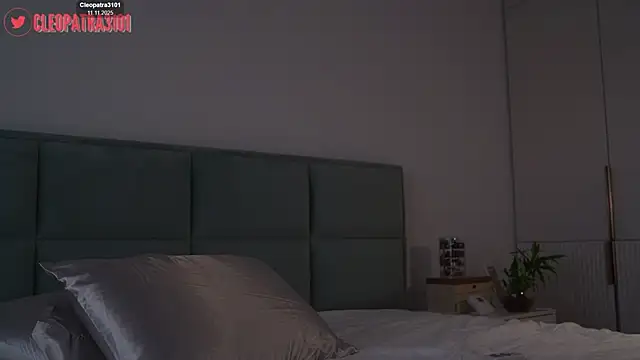 Cleopatra3101 online show from November 11, 10:59 am