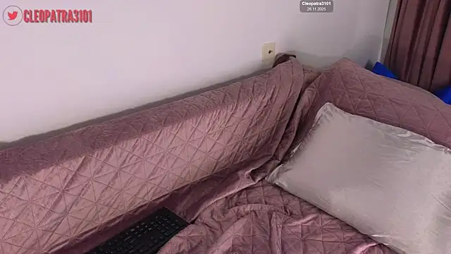 Cleopatra3101 online show from November 26, 5:19 am