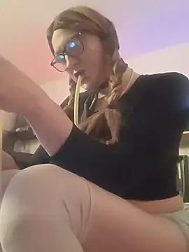 Snapshot of sissytrapdolly24 chatting on July 10, 6:21 pm sissytrapdolly24 online show from July 10, 6:21 pm