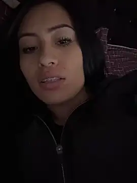 Snapshot of Sara_luna_ chatting on December 20, 6:35 pm Sara luna online show from December 20, 6:35 pm