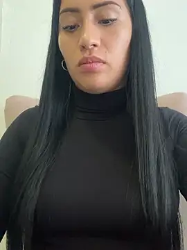 Sara luna  online show from February 8, 5:05 pm