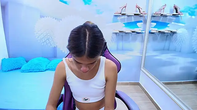 DEMI LEED online show from March 11, 11:49 am