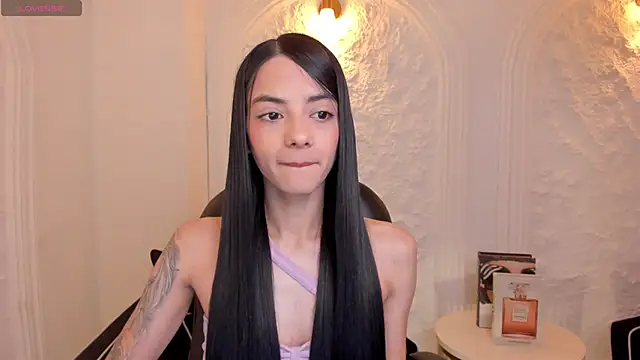 HannahJamesX online show from November 2, 5:04 pm