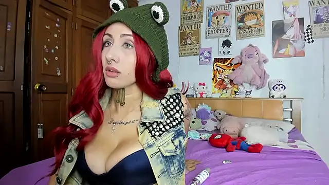 Snapshot of LunaDeCristall chatting on November 5, 4:12 am LunaDeCristall online show from November 5, 4:12 am