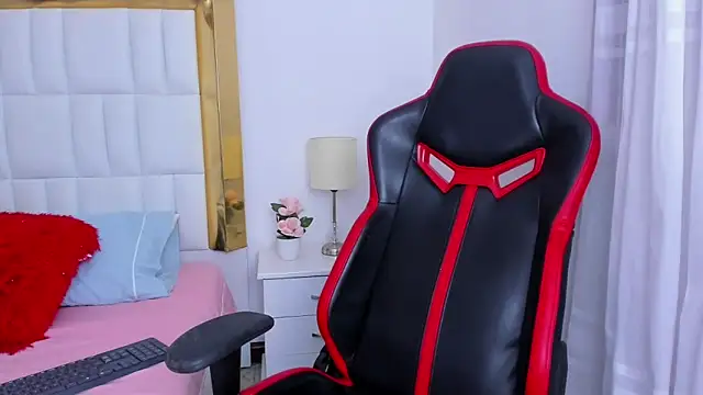 MadelineJackson online show from February 15, 11:25 pm