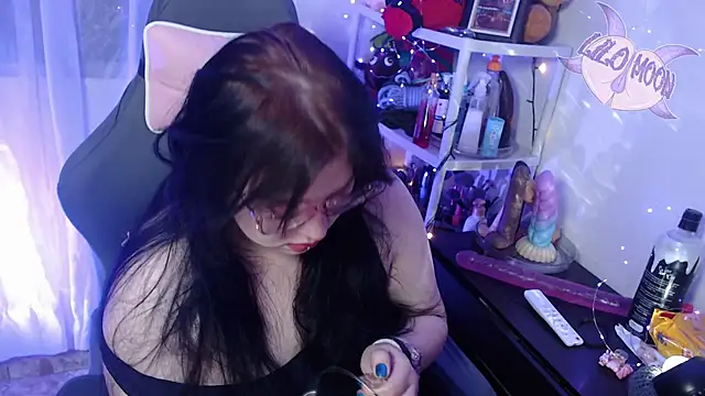 LiloMoon69 online show from February 4, 3:54 am