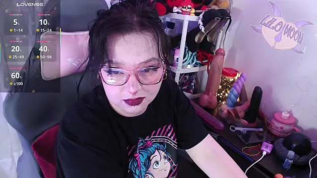 LiloMoon69 online show from October 4, 1:09 pm