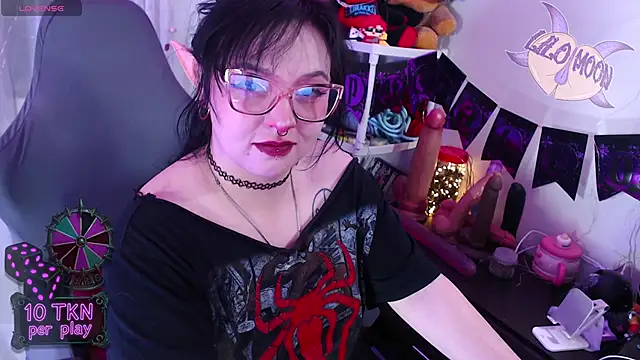 LiloMoon69 online show from November 3, 3:35 pm