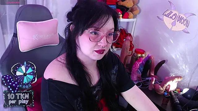 Snapshot of LiloMoon69 chatting on January 11, 2:38 am LiloMoon69 online show from January 11, 2:38 am