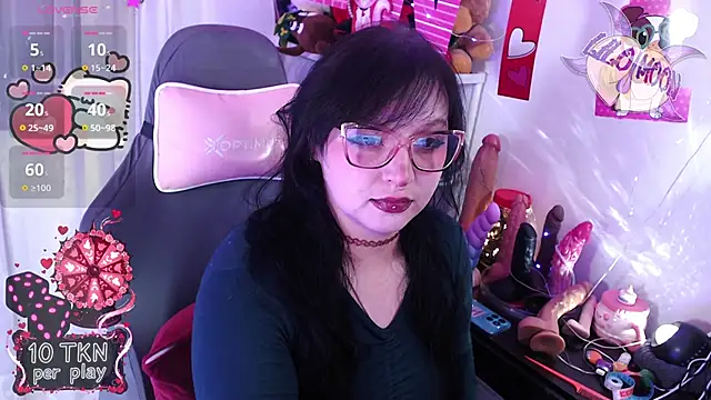 Snapshot of LiloMoon69 chatting on February 14, 1:46 am LiloMoon69 online show from February 14, 1:46 am