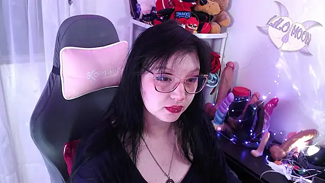 Snapshot of LiloMoon69 chatting on February 24, 3:15 am LiloMoon69 online show from February 24, 3:15 am