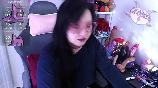 Snapshot of LiloMoon69 chatting on February 27, 4:07 pm LiloMoon69 online show from February 27, 4:07 pm