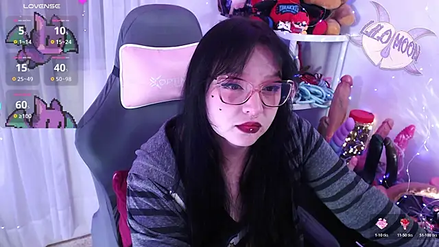 Snapshot of LiloMoon69 chatting on February 28, 11:39 pm LiloMoon69 online show from February 28, 11:39 pm