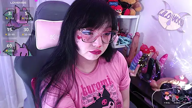 Snapshot of LiloMoon69 chatting on March 2, 11:11 pm LiloMoon69 online show from March 2, 11:11 pm