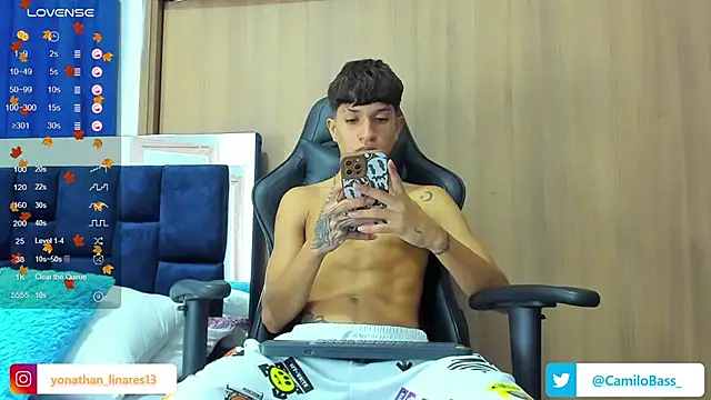 Snapshot of _CamiloBass chatting on February 22, 10:52 pm  CamiloBass online show from February 22, 10:52 pm