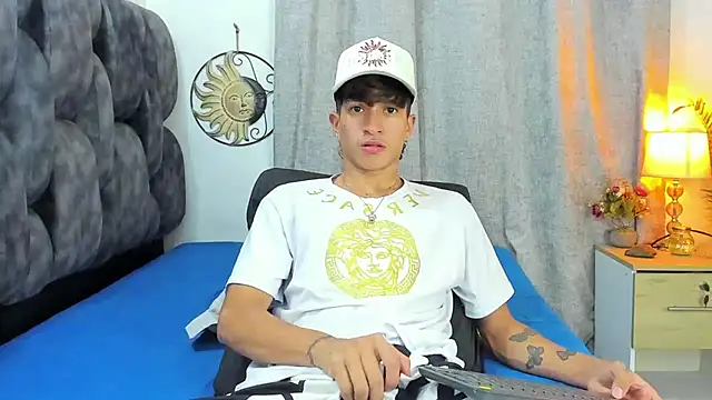  CamiloBass online show from April 10, 1:22 am