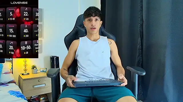  CamiloBass online show from June 12, 1:15 am