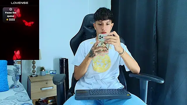  CamiloBass online show from June 14, 1:25 am
