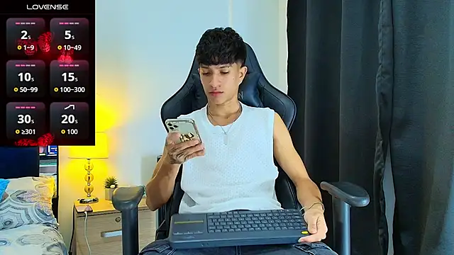  CamiloBass online show from June 16, 1:41 am