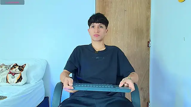  CamiloBass online show from July 19, 1:09 am