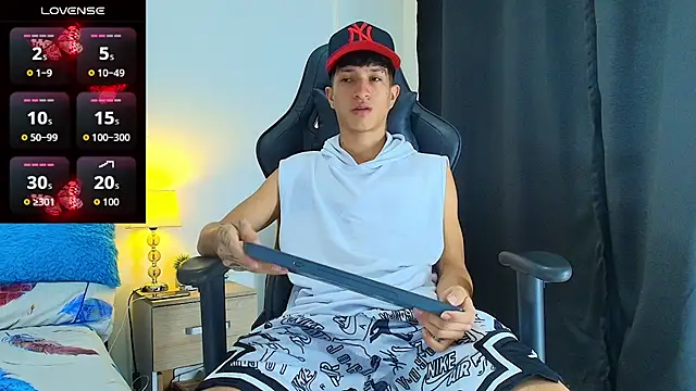  CamiloBass online show from July 22, 11:40 pm