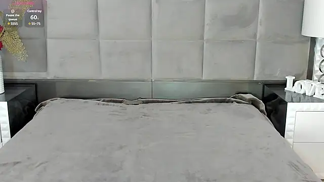 Snapshot of OliviaBurning chatting on March 18, 7:31 pm OliviaBurning online show from March 18, 7:31 pm