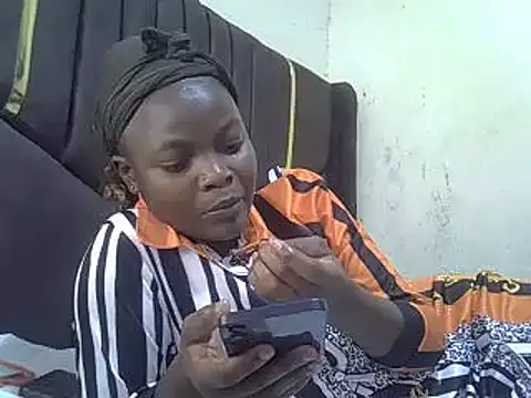 Snapshot of pretty_vivy chatting on March 21, 5:54 am pretty vivy online show from March 21, 5:54 am