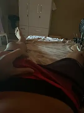 Snapshot of HenriqueH3 chatting on February 26, 12:48 pm HenriqueH3 online show from February 26, 12:48 pm