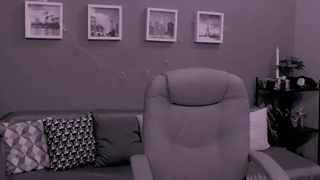 ChantalLion online show from December 15, 11:12 am