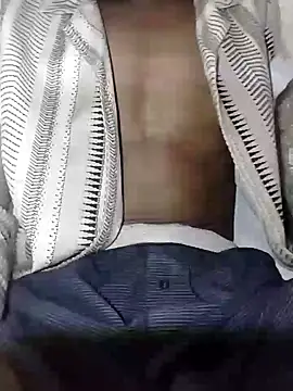 Snapshot of PineappleSkeyes chatting on January 4, 11:48 pm PineappleSkeyes online show from January 4, 11:48 pm