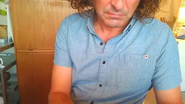 Snapshot of costanza7070 chatting on February 4, 1:33 am costanza7070 online show from February 4, 1:33 am