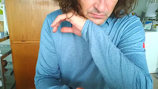 Snapshot of costanza7070 chatting on February 11, 12:48 am costanza7070 online show from February 11, 12:48 am