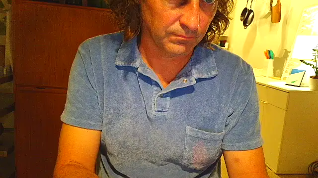 Snapshot of costanza7070 chatting on February 15, 2:19 am costanza7070 online show from February 15, 2:19 am